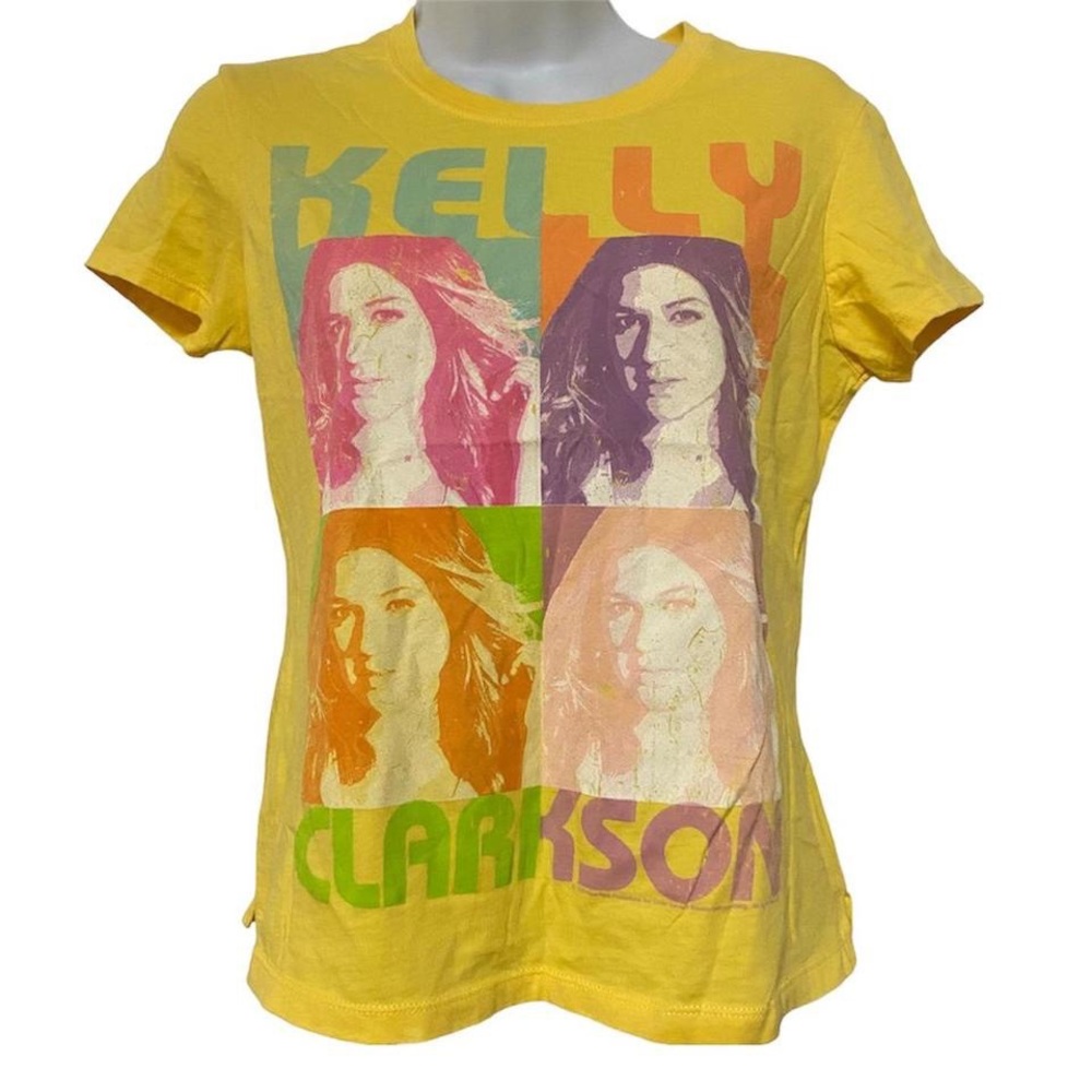Kelly Clarkson Graphic Shirt